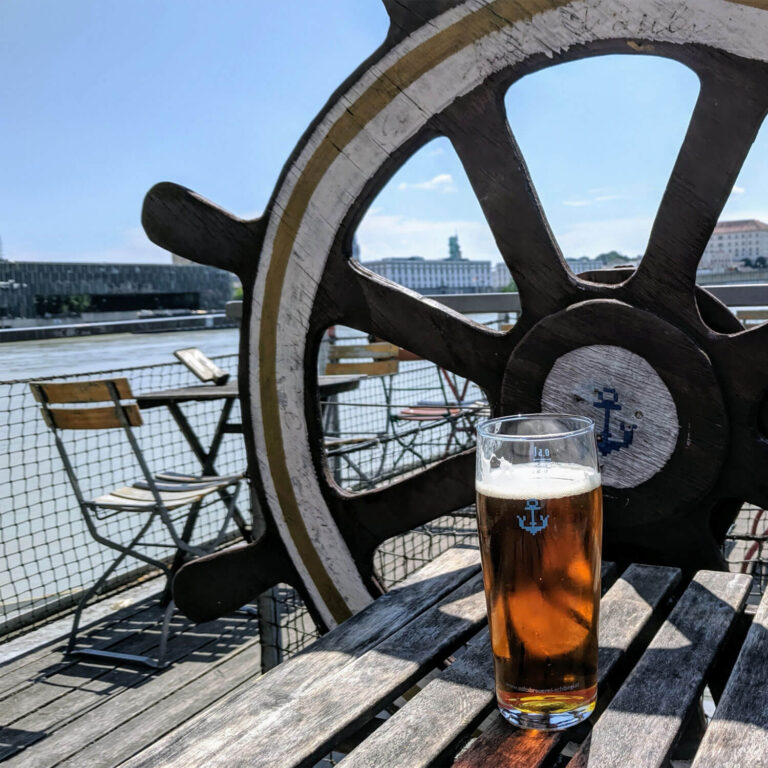 Pivovar Černá Hora Pilsner vom Fass im Salonschiff Fräulein Florentine